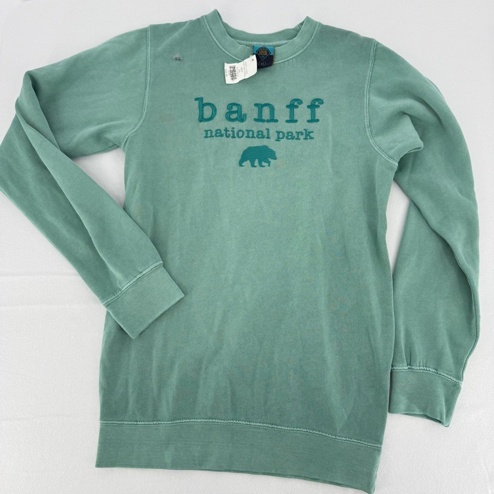 Coastal Culture Banff National Park‎ Sweatshirt Womens XS Green Embroidered